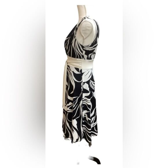 SPEECHLESS White And Black Geometric Floral Empire Waist Front Tie Dress - Picture 2 of 6